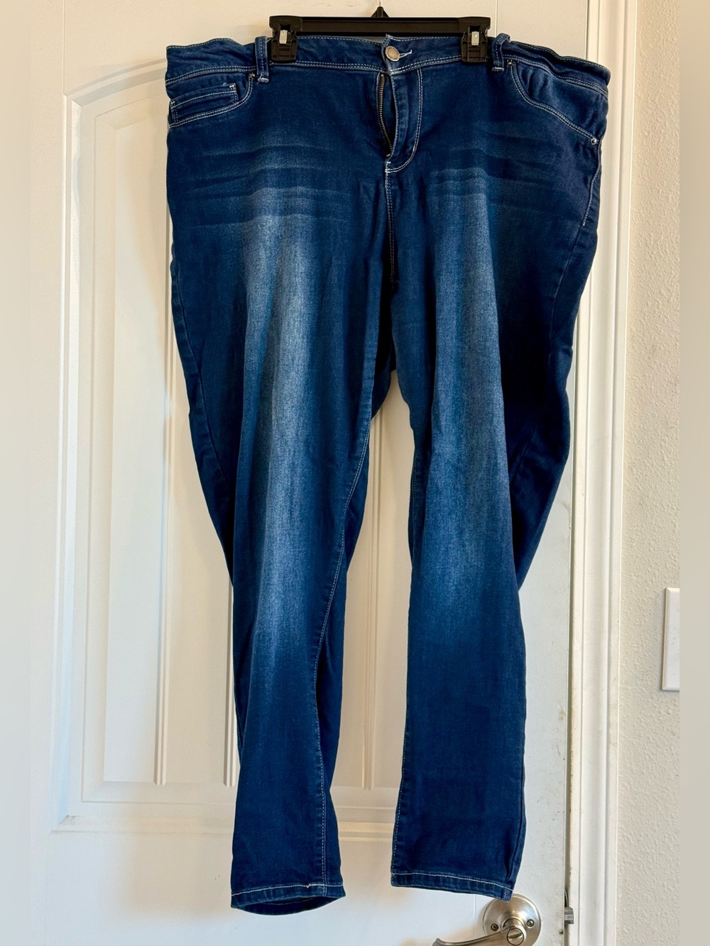 YMI Women's Skinny Jeans in Dark Blue Wash